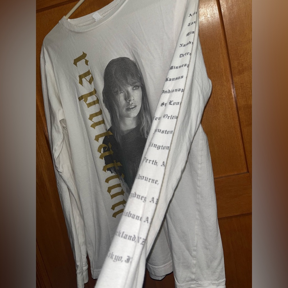 Taylor Swift Shirt Medium Country Pop Music Concert Tour Reputation Stadium - Picture 2 of 5